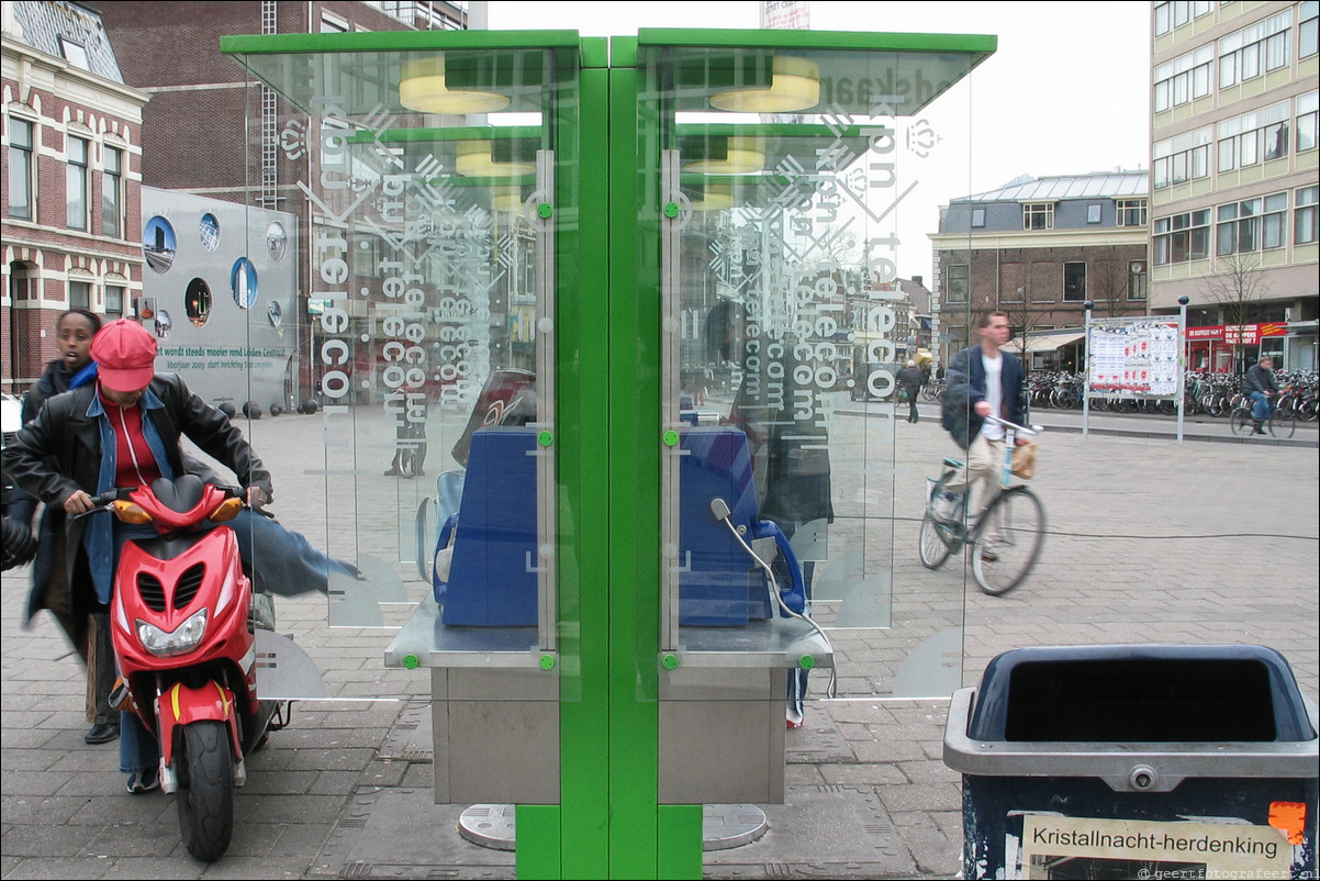 leiden straatfotografie telefooncel