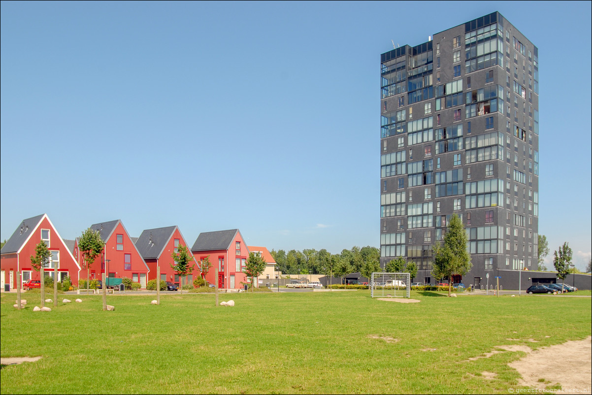 Almere Buiten, Eilandenbuurt: appartementengebouw Panomarique