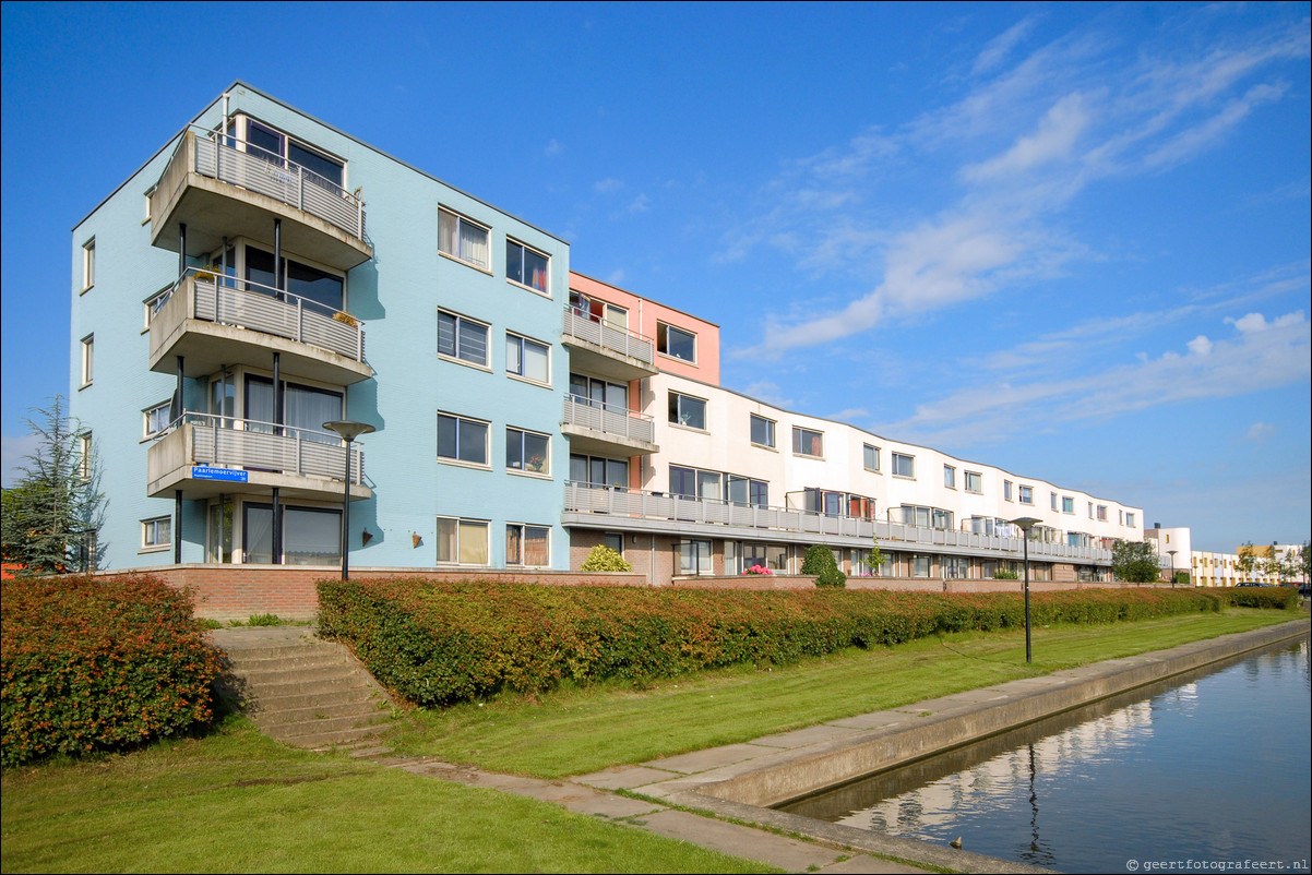 Almere Buiten: Regenboogbuurt - Paarlemoervijver