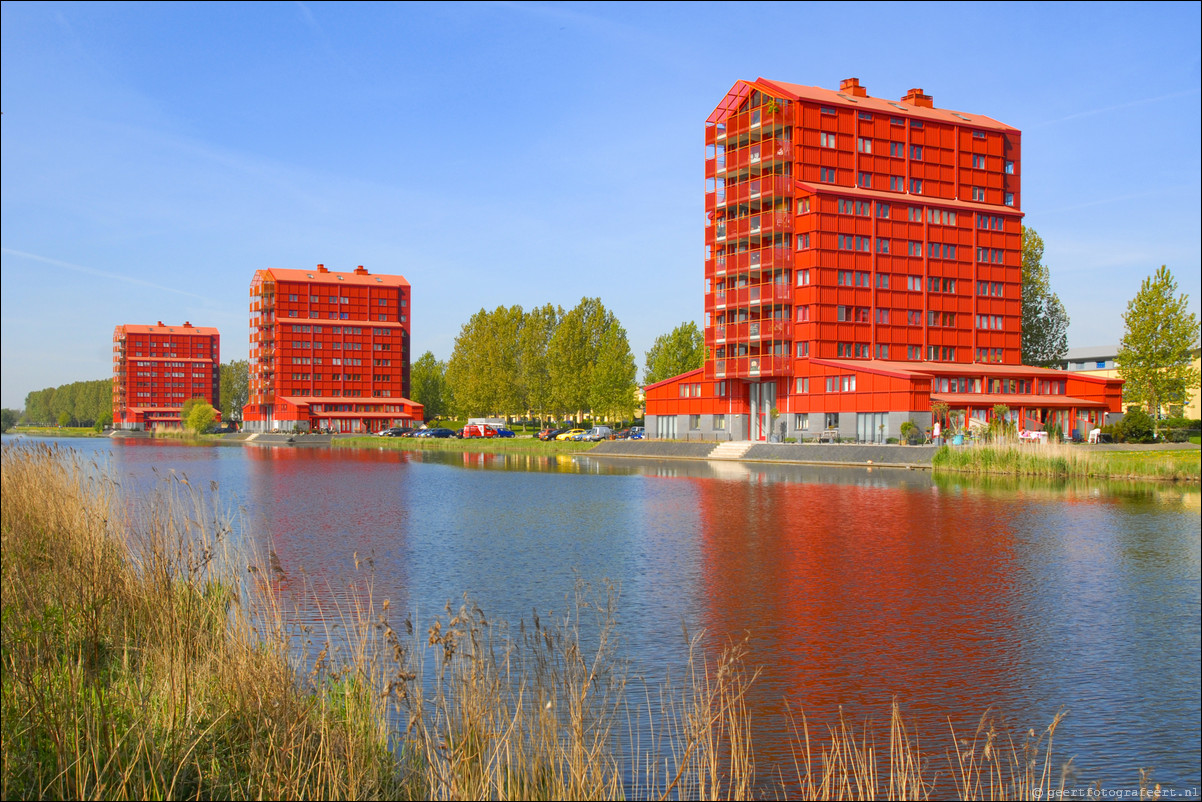 Almere Buiten: Regenboogbuurt - Rode Donders Pastelweg