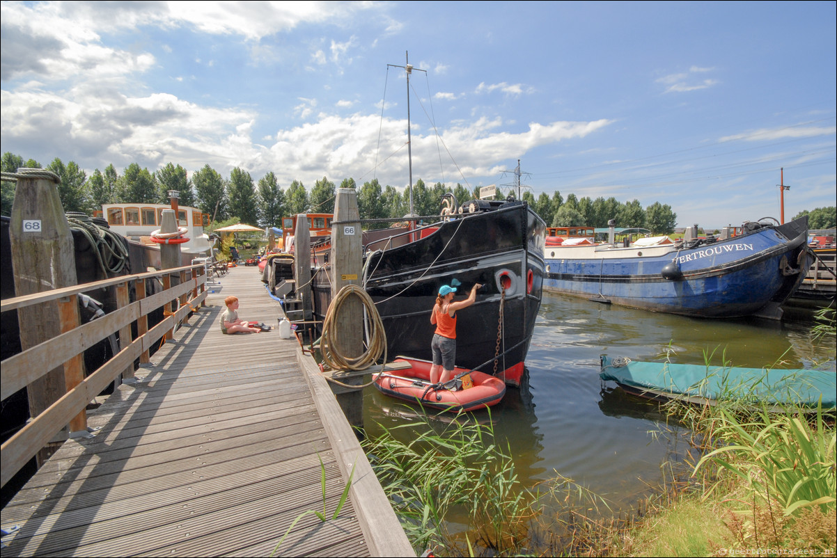 Almere Oost Tussen de Vaarten woonboten Hogevaart