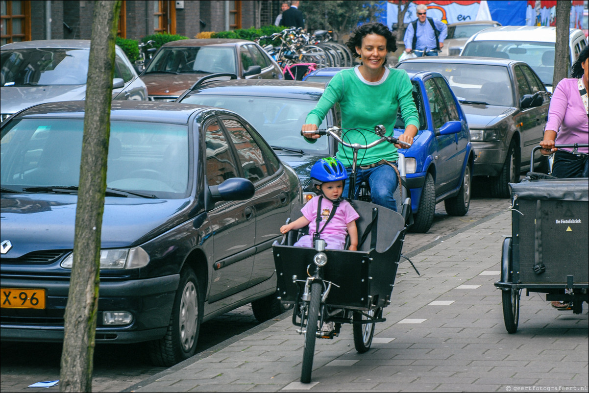 Amsterdam straatfotografie bakfietsen