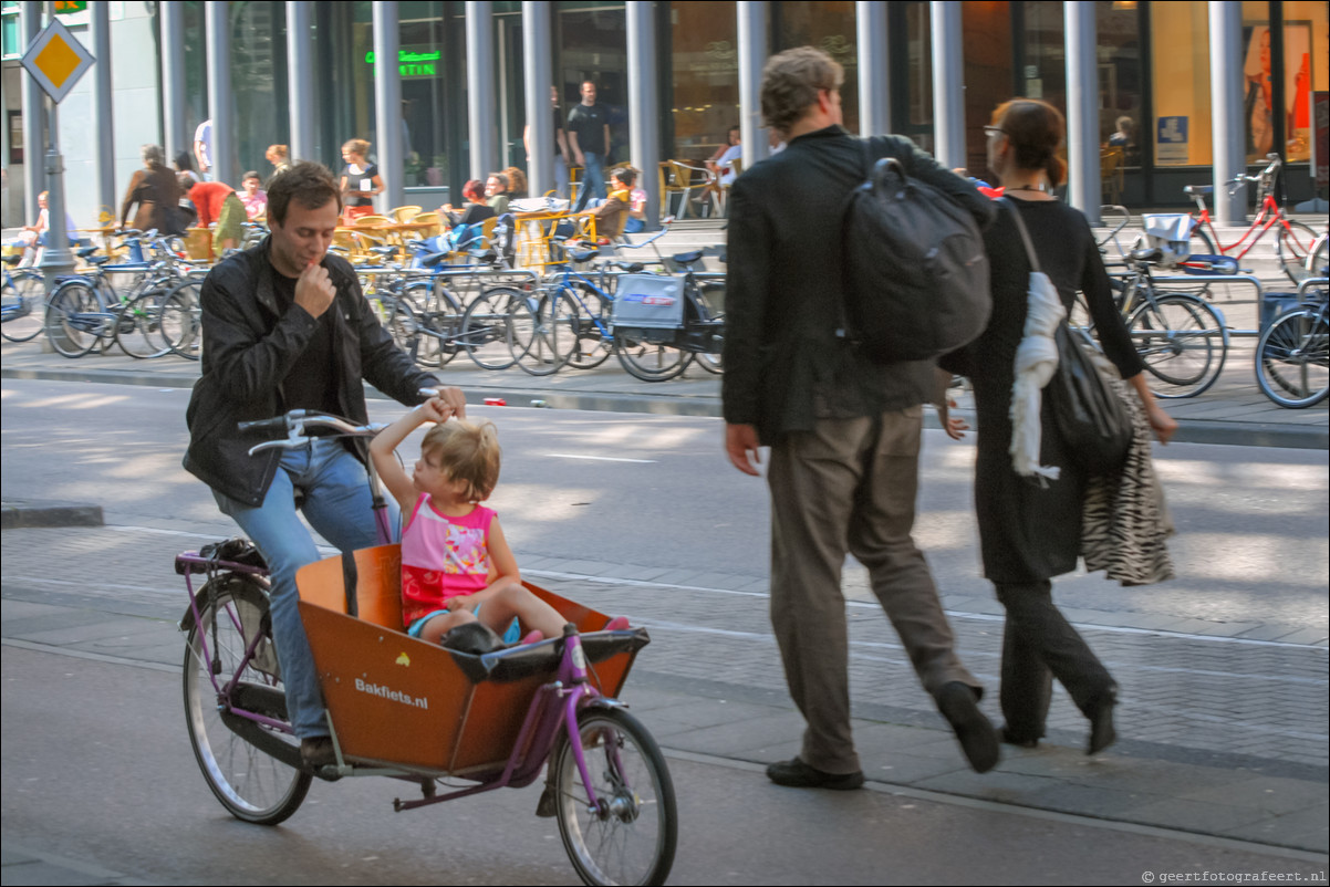 Amsterdam straatfotografie bakfietsen