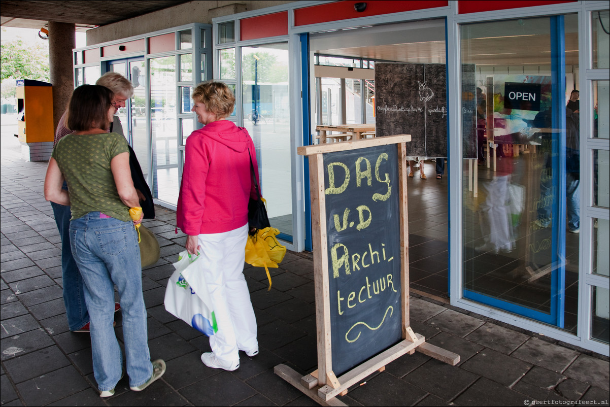 Dag van de Architectuur - Architectuur en Mobliteit - Treinen door Almere