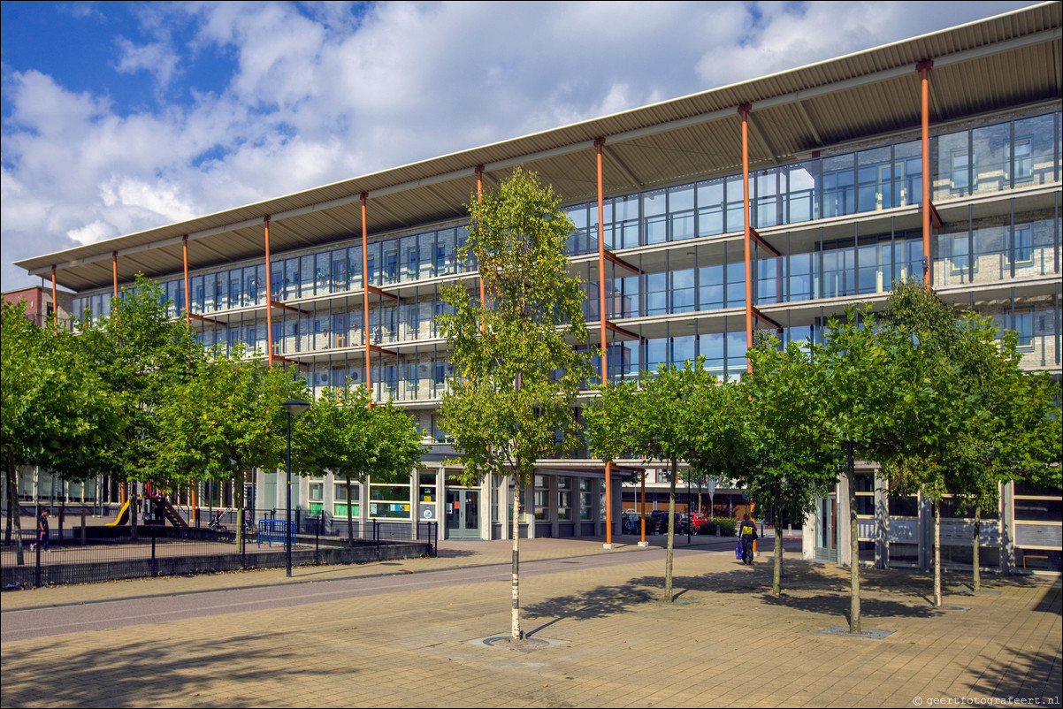 Almere Stad West Literatuurwijk: appartementengebouw Maliebaan