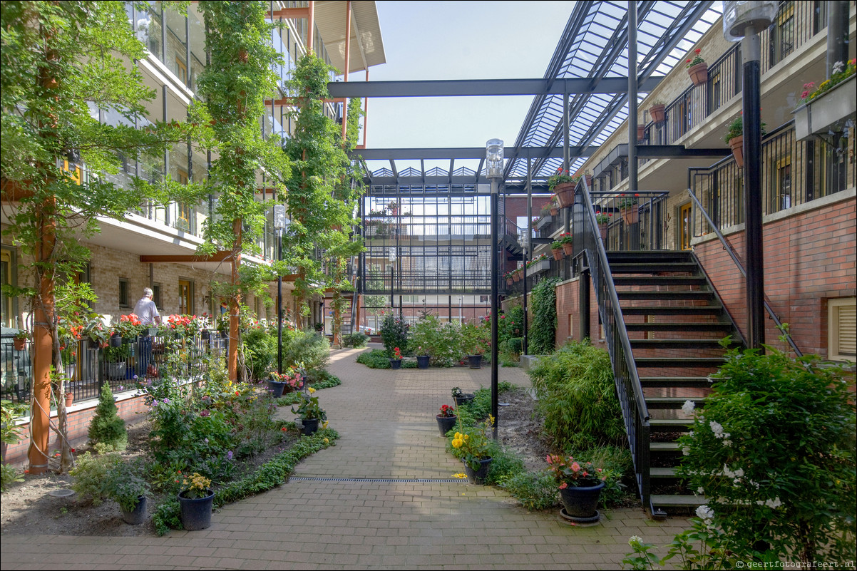 Almere Stad West Literatuurwijk: appartementengebouw Maliebaan