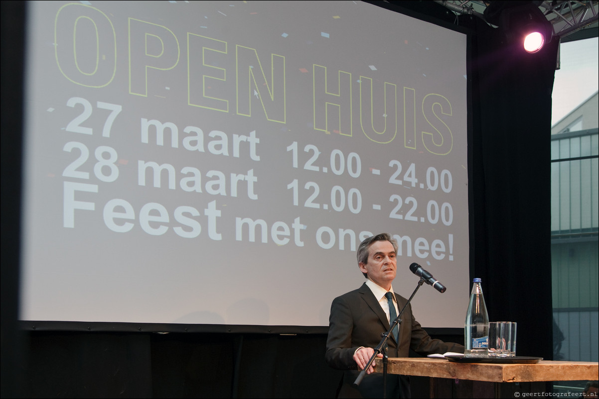 De Nieuwe Bibliotheek opent