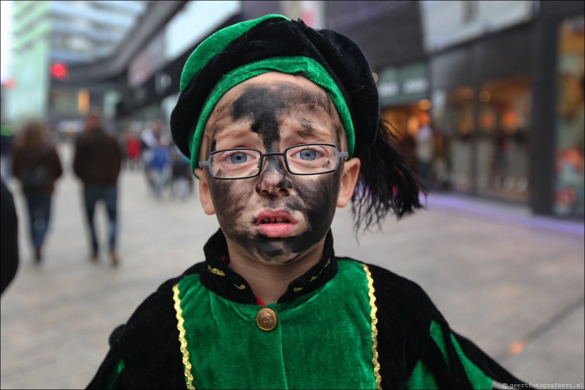 Intocht Sint-Nicolaas in Almere Stad Centrum