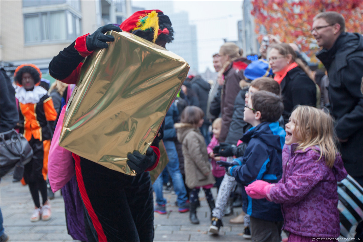 Intocht Sint-Nicolaas in Almere Stad Centrum