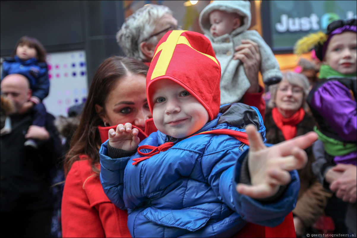 Intocht Sint-Nicolaas in Almere Stad Centrum