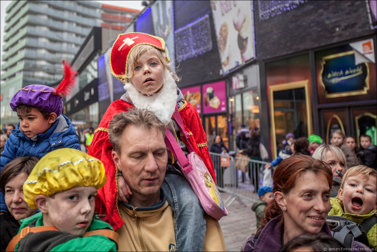 Intocht Sint-Nicolaas in Almere Stad Centrum