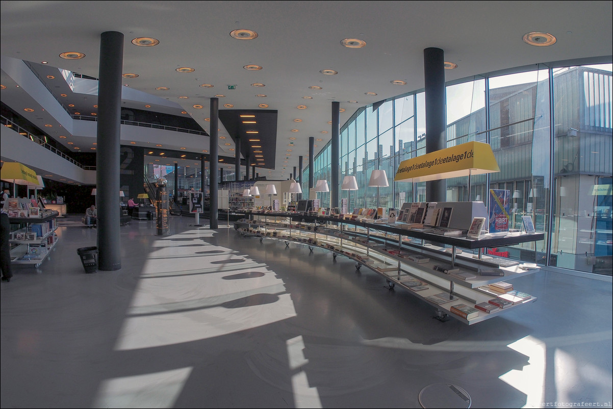 Almere Stad: interieur Nieuwe Bibliotheek