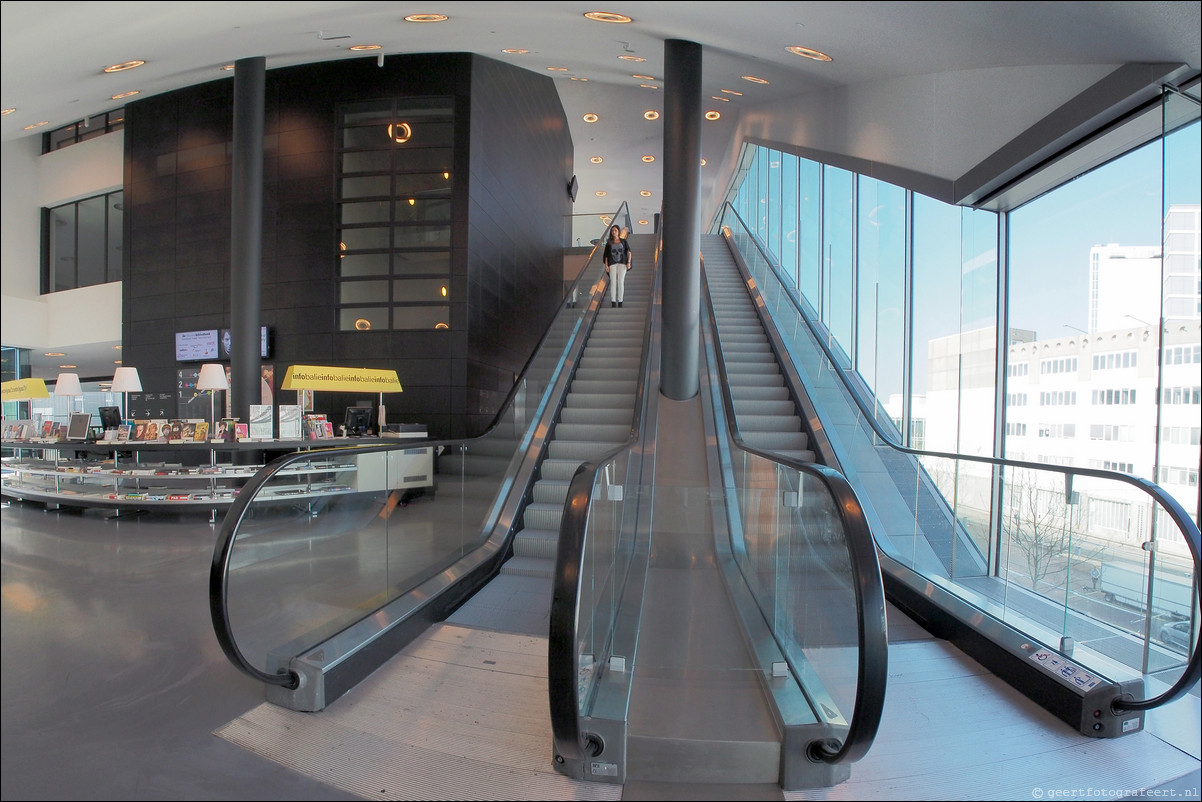 Almere Stad: interieur Nieuwe Bibliotheek