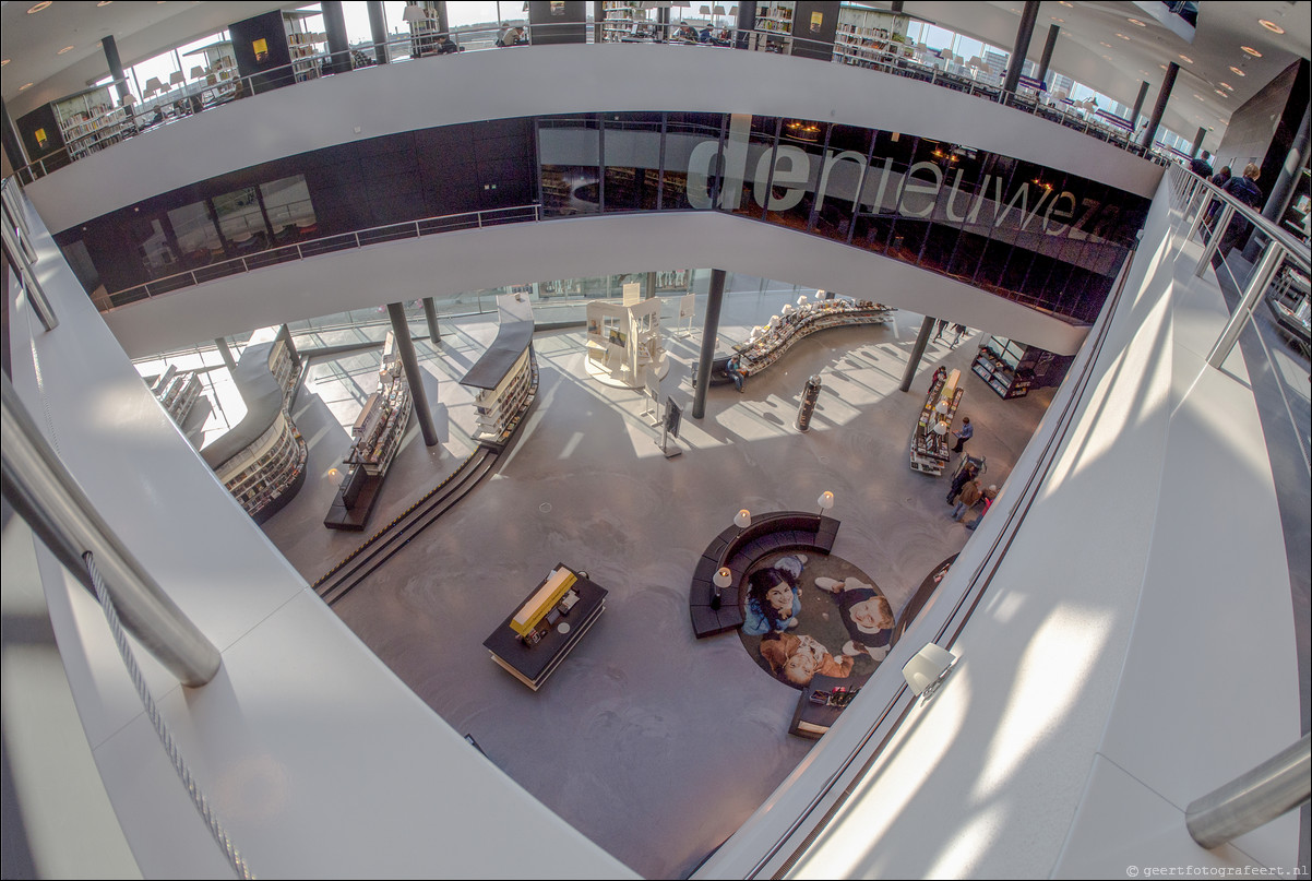 Almere Stad: interieur Nieuwe Bibliotheek