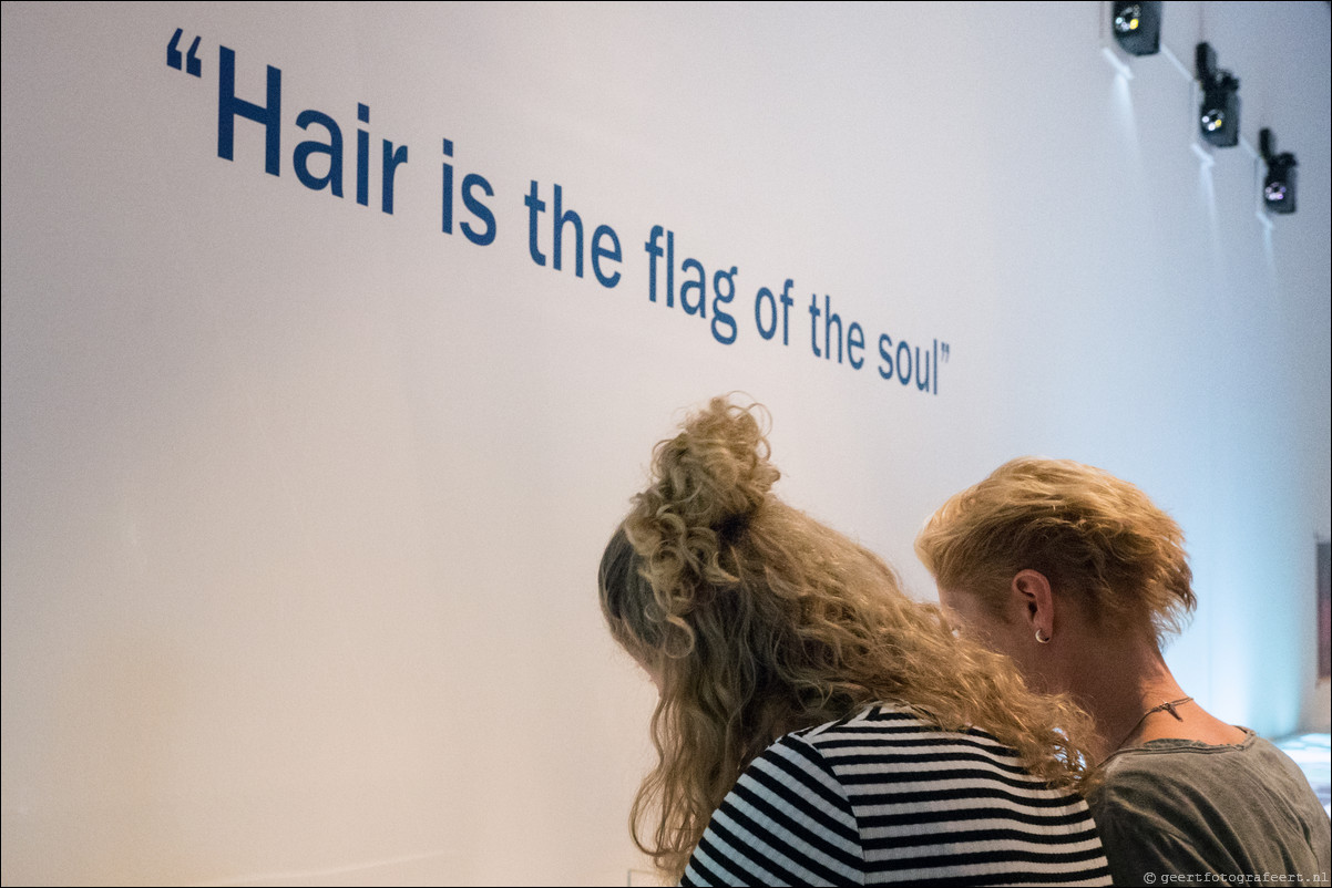 Haar! Menselijk haar in mode en kunst. Centraal Museum, Utrecht