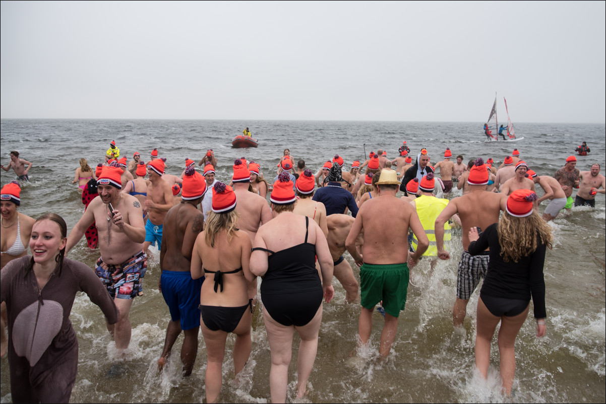 Nieuwjaarsduik Almere Surfstrand Gooimeer