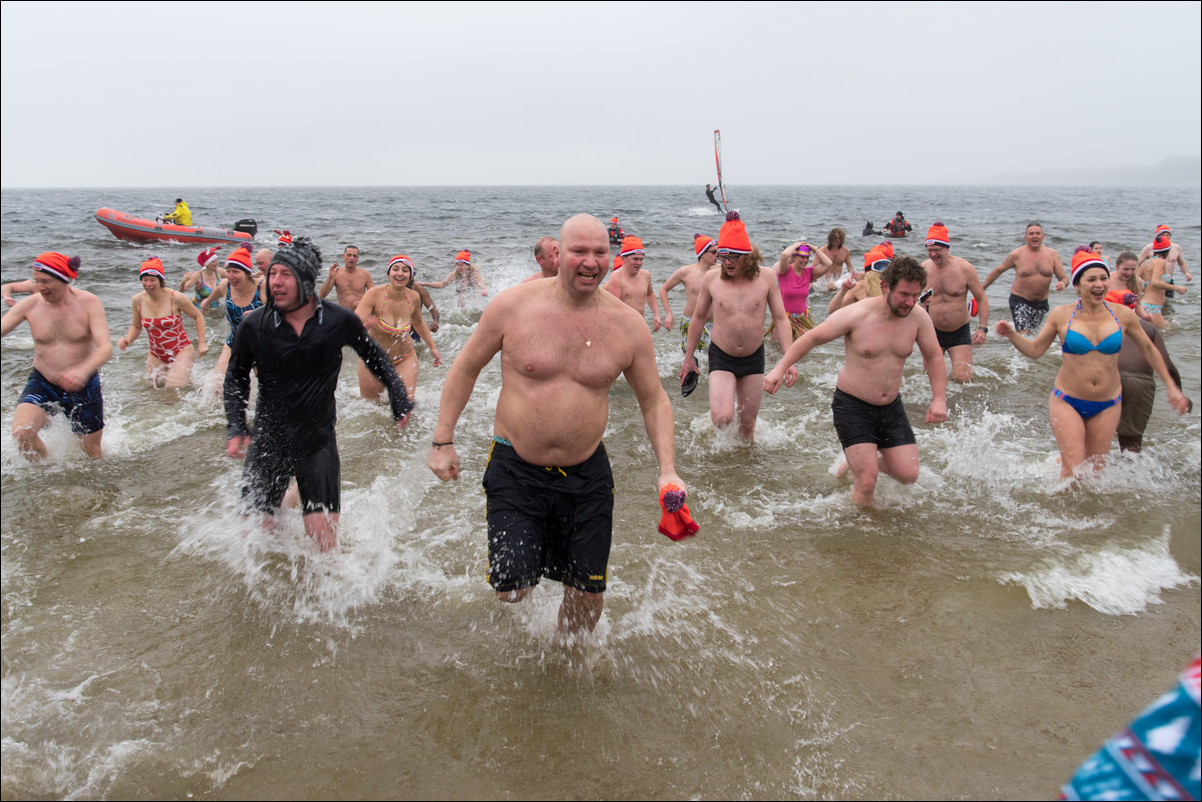 Nieuwjaarsduik Almere Surfstrand Gooimeer