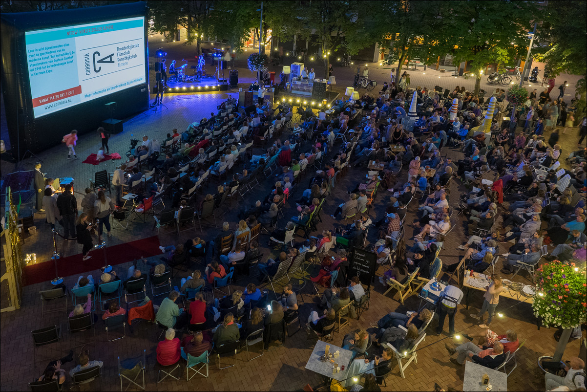 Openluchtfilm Lalaland in Almere Haven