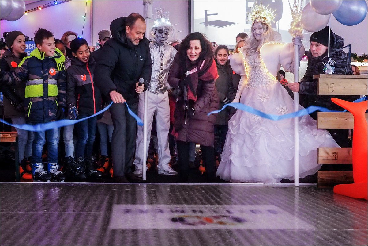 Opening IJsbaan Almere Buiten Centrum