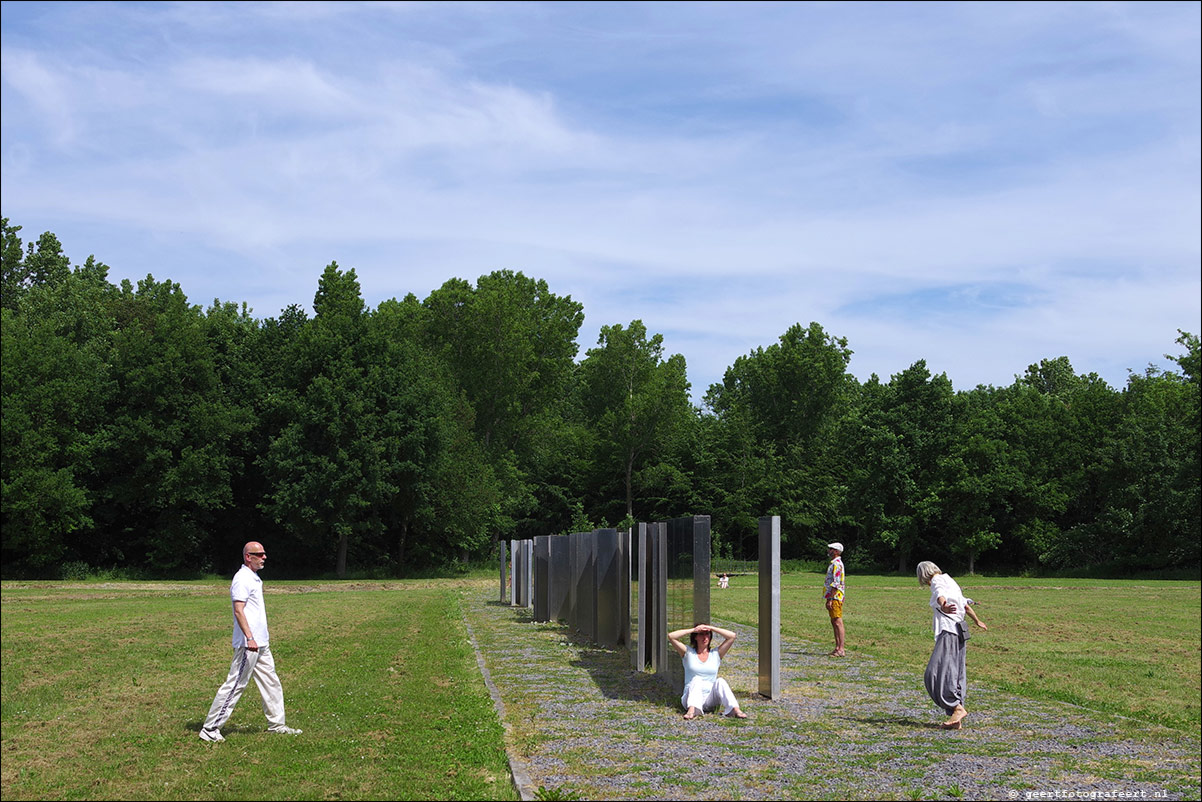 Silent Scream of Love and Fire / stilte performance Jos Rosier bij Polderland Garden of Love & Fire, Almere Pampus