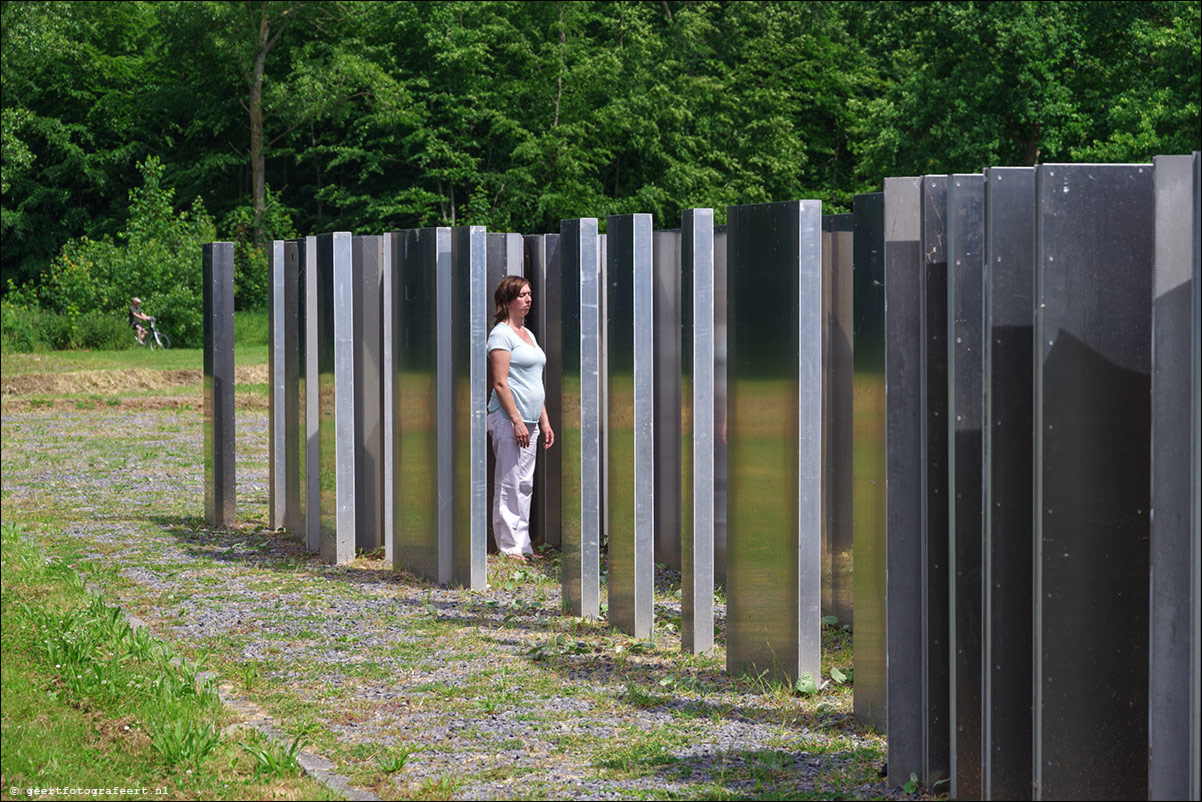 Silent Scream of Love and Fire / stilte performance Jos Rosier bij Polderland Garden of Love & Fire, Almere Pampus