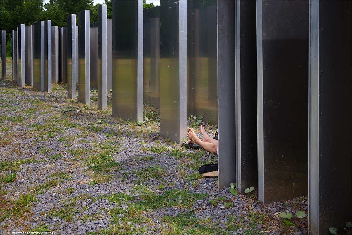 Silent Scream of Love and Fire / stilte performance Jos Rosier bij Polderland Garden of Love & Fire, Almere Pampus