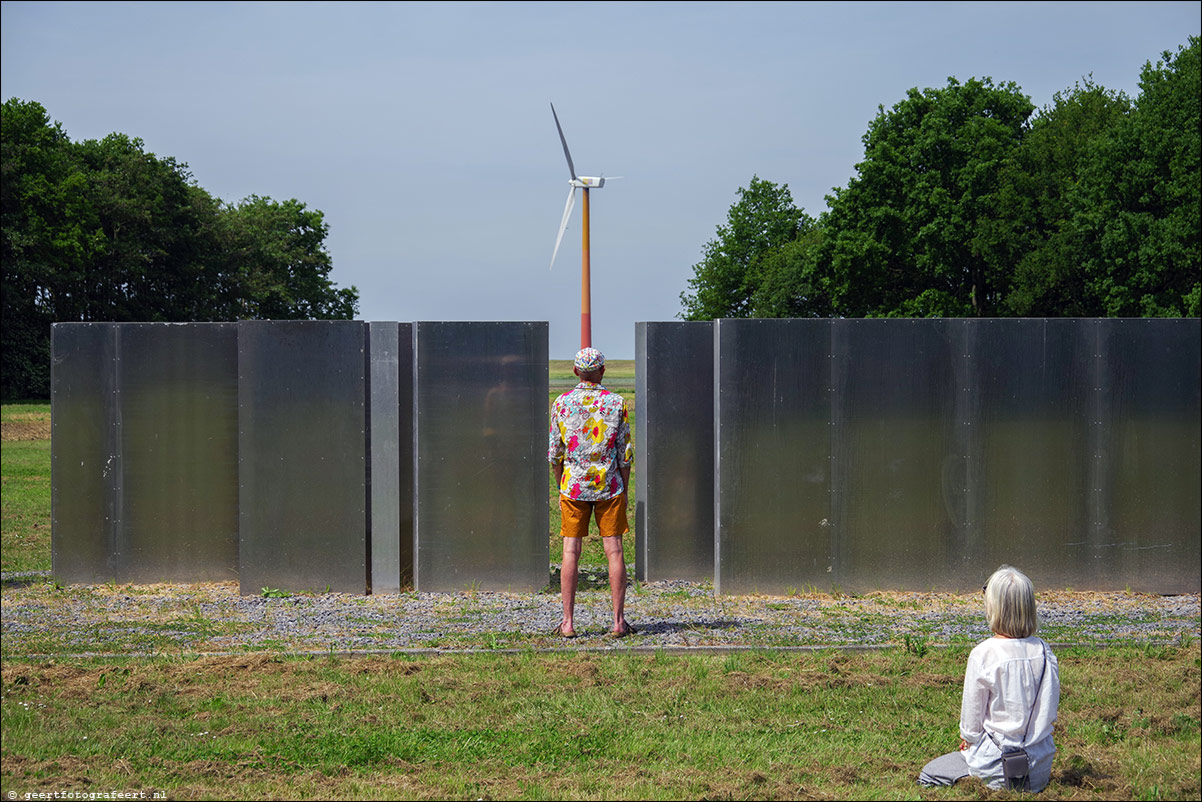 Silent Scream of Love and Fire / stilte performance Jos Rosier bij Polderland Garden of Love & Fire, Almere Pampus