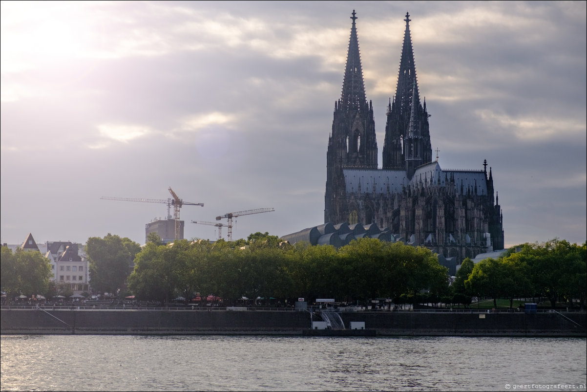 Keulen Rheinboulevard Dom