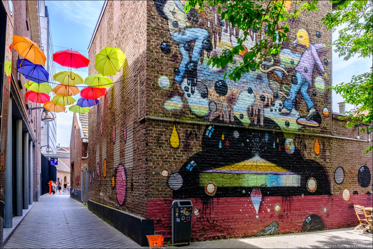 Heerlen mural Swinging birds