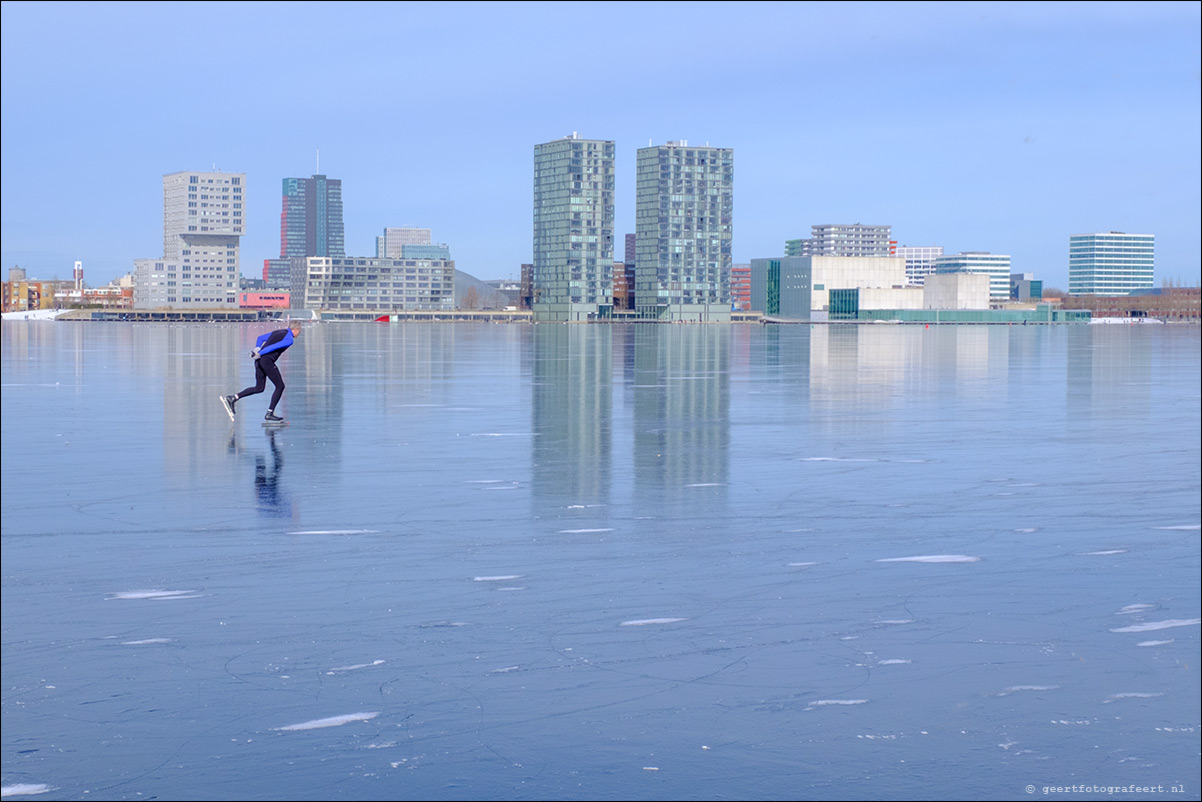 Weerwater skyline Almere Stad