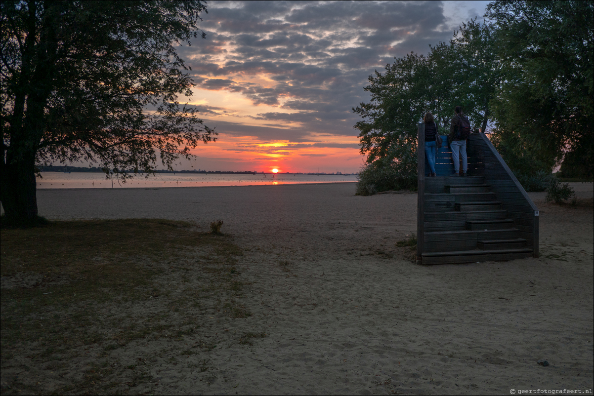 zonsondergang in Almere Poort