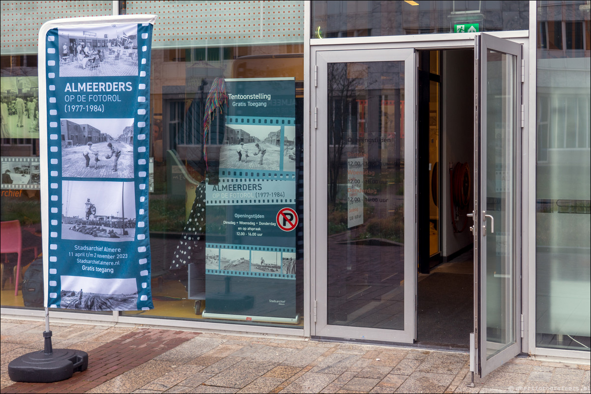 Stadsarchief Almere: tentoonstelling - Almere op fotorol