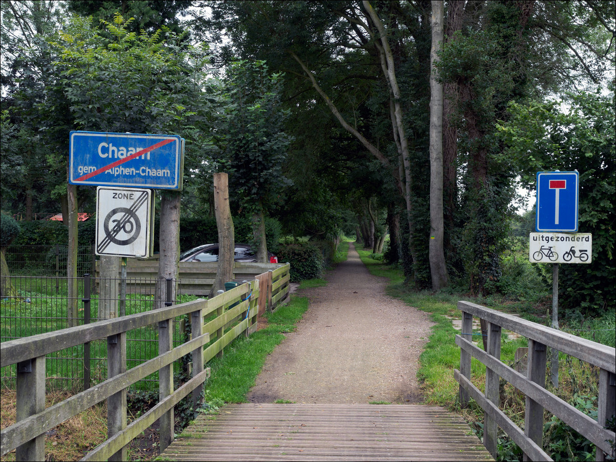 Chaam - Zundert, langs de rand van Nederland