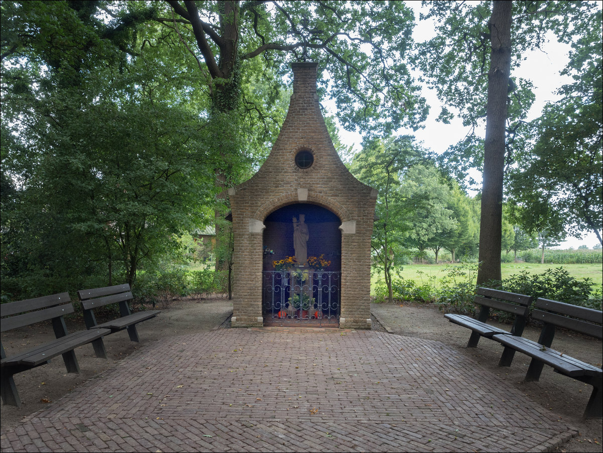Chaam - Zundert, langs de rand van Nederland