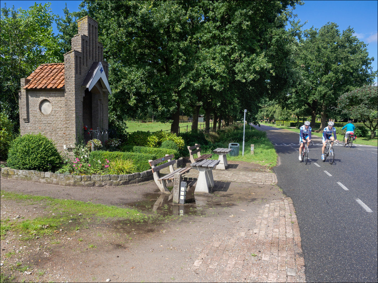 Chaam - Zundert, langs de rand van Nederland