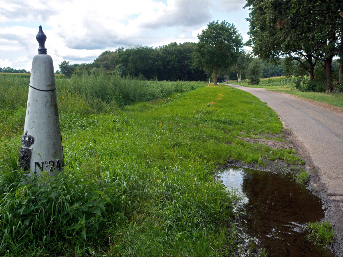 Zundert - Essen - Putte , langs de rand van Nederland