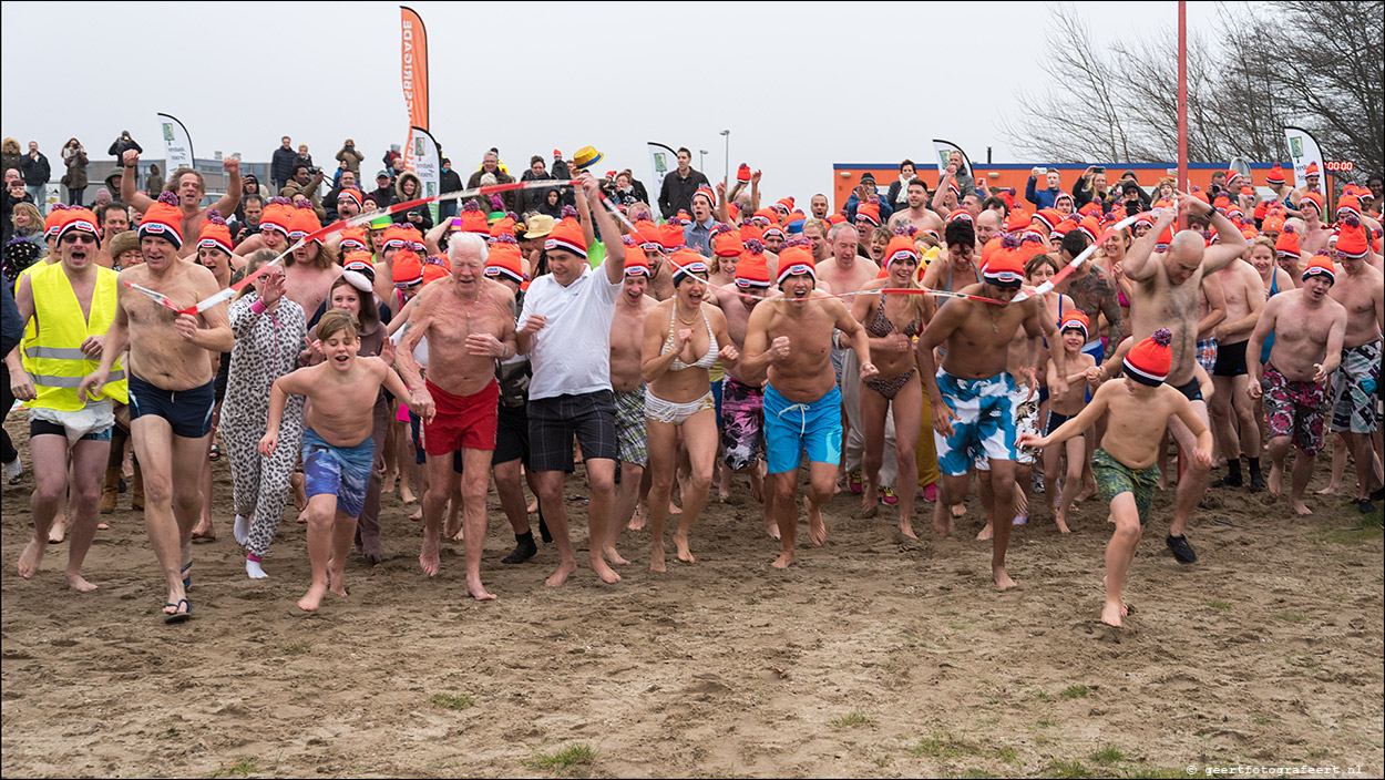 Nieuwjaarsduik Almere Surfstrand Gooimeer
