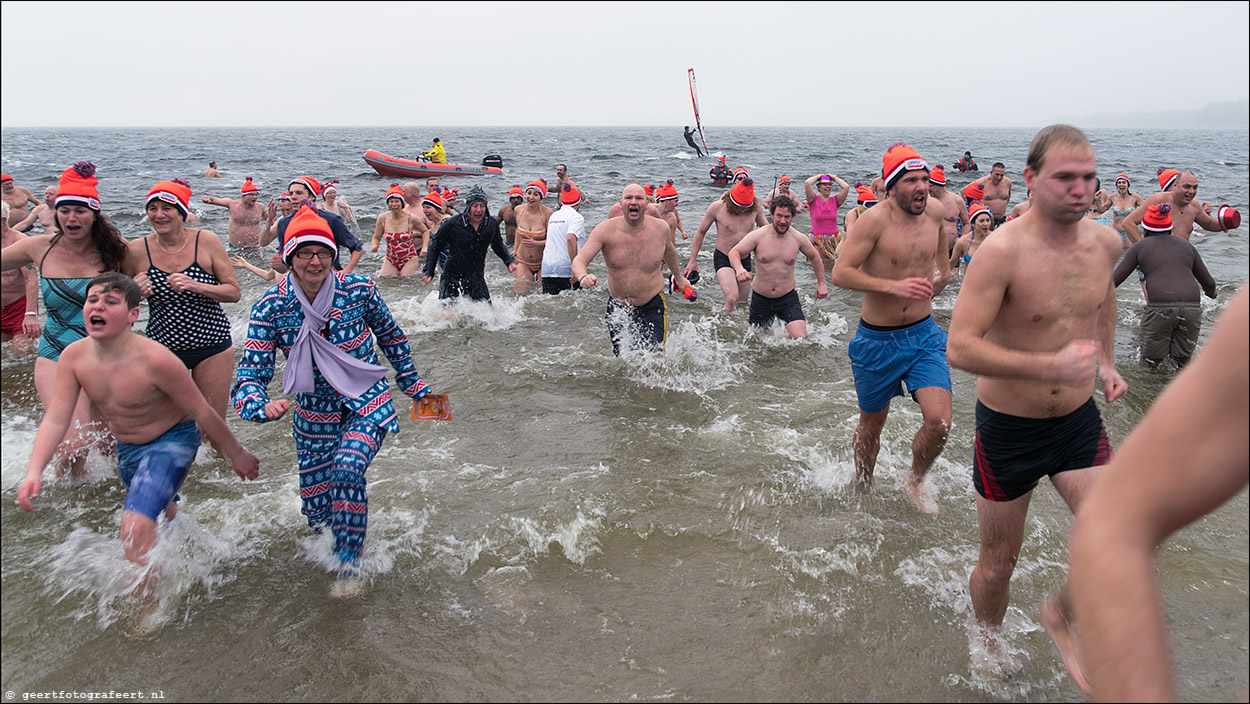 Nieuwjaarsduik Almere Surfstrand Gooimeer