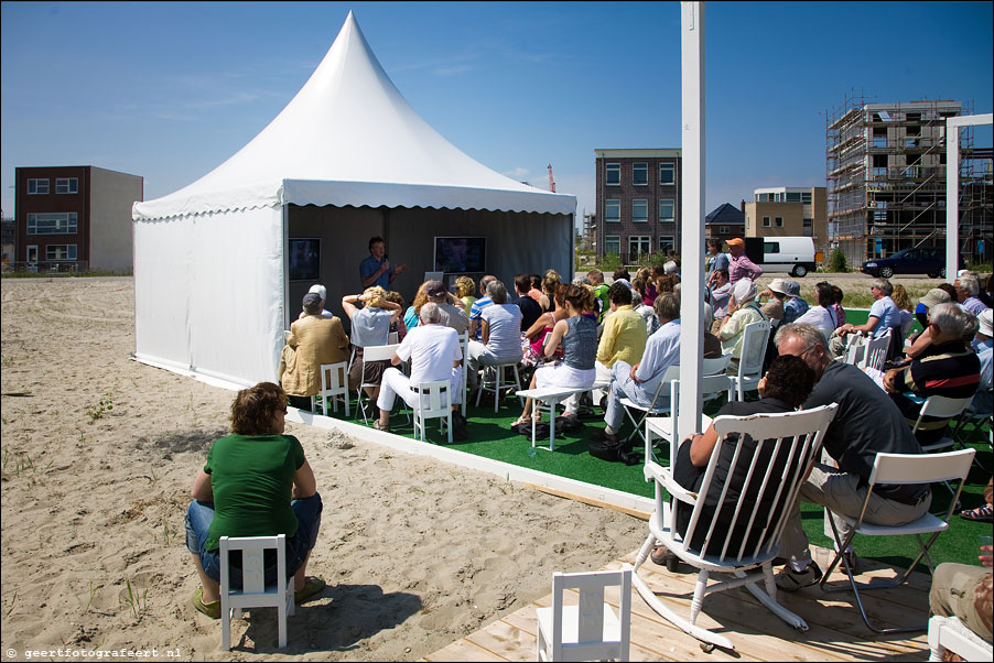 dag van arhitectuur  almere 2010  - begraven land