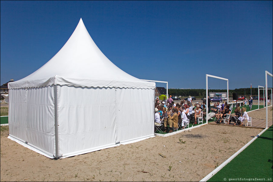 dag van arhitectuur almere 2010 - begraven land