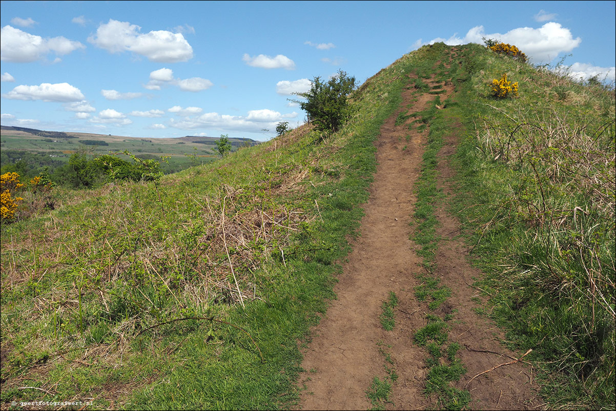 wandeling langs de Muur van Antoninus Schotland Kirkintilloch - Castleary Hotel