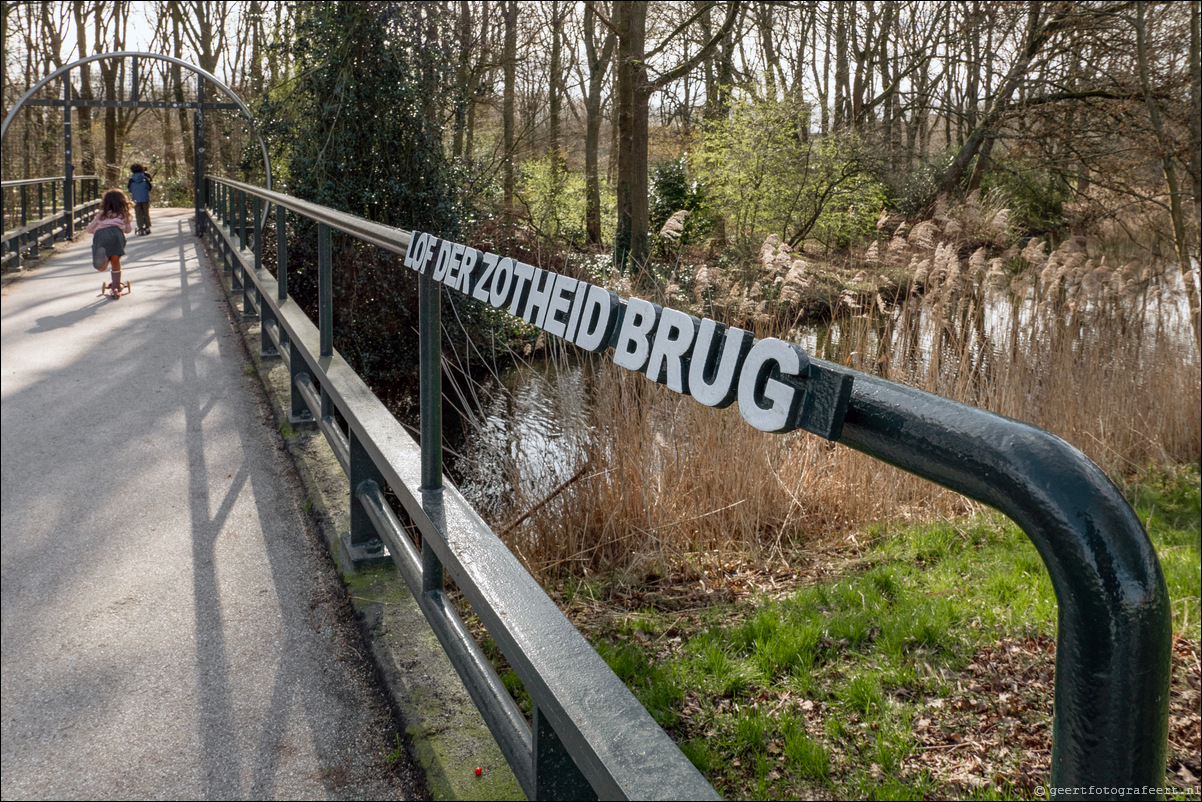 Amsterdam Erasmuspark Lof-der-Zotheid-brug