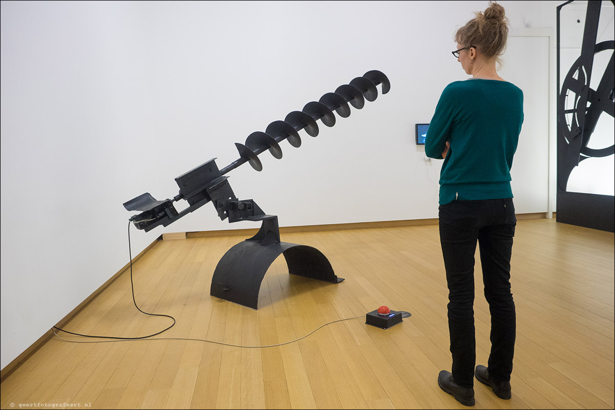 Jean Tinguely Machine Spektakel stedelijk Amsterdame
